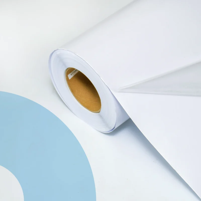 رول لاصق طباعة شفاف من نوع Respect بطول 50 متر، يستخدم في إنتاج الملصقات والإعلانات التجارية داخل وكالات الدعاية والإعلان في اليمن